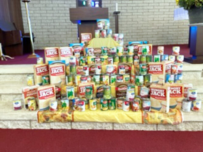 St. Luke’s holds  food drive
